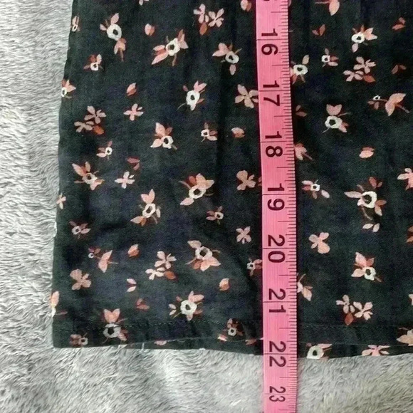 Billabong Blouse in Black Floral Size Small NWT - Picture 9 of 9